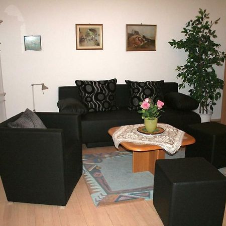 70M² Grosses Apartment Mit Gartenzugang Wien Eksteriør bilde