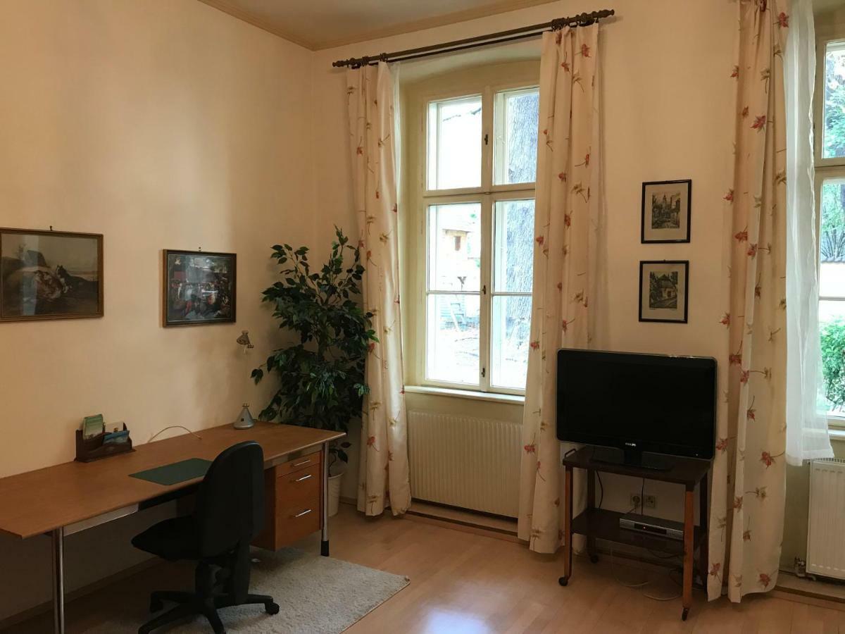 70M² Grosses Apartment Mit Gartenzugang Wien Eksteriør bilde