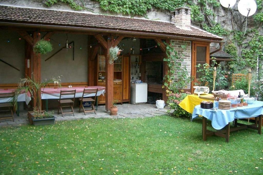 70M² Grosses Apartment Mit Gartenzugang Wien Eksteriør bilde