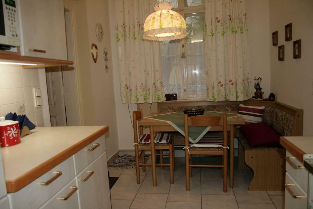 70M² Grosses Apartment Mit Gartenzugang Wien Eksteriør bilde